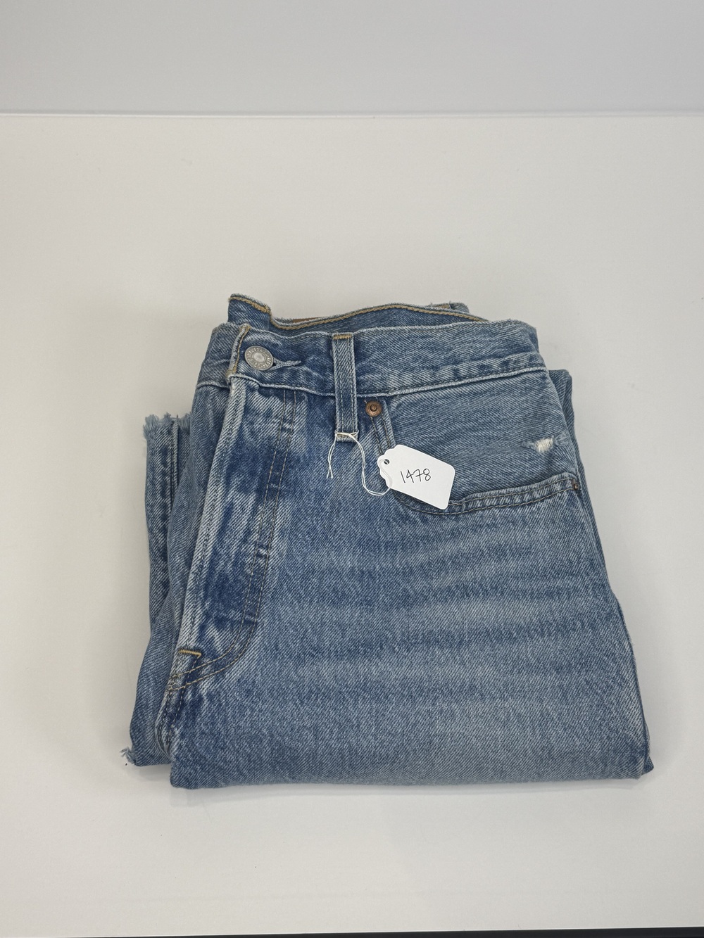 PF-1478 Levi's Distressed 501 Jeans